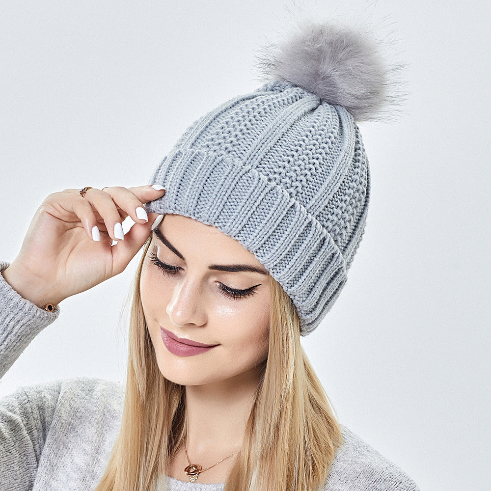 Bonnet Femme Hiver Doublé Satin avec Pompon