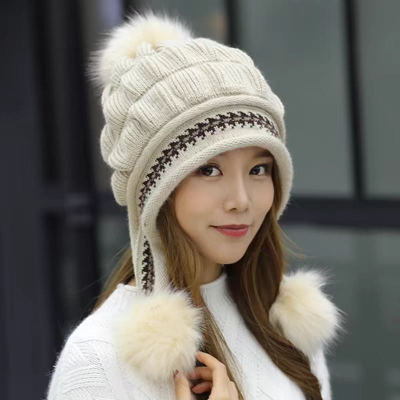 Bonnet Hiver Femme avec Cache-Oreilles & Pompon