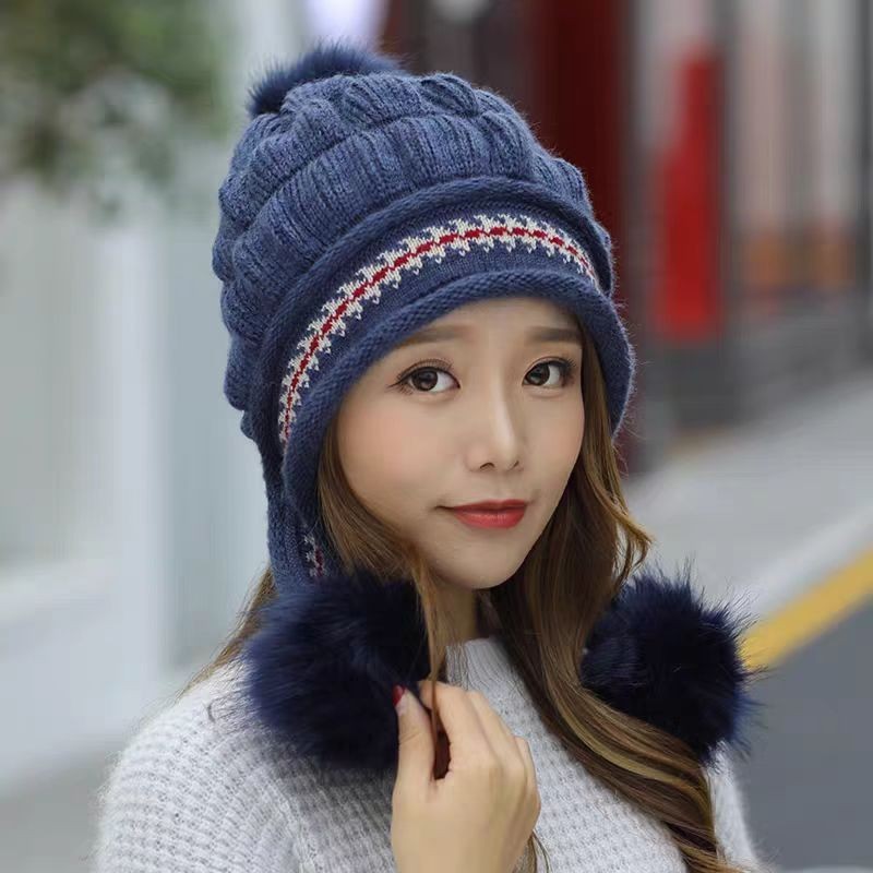Bonnet Hiver Femme avec Cache-Oreilles & Pompon