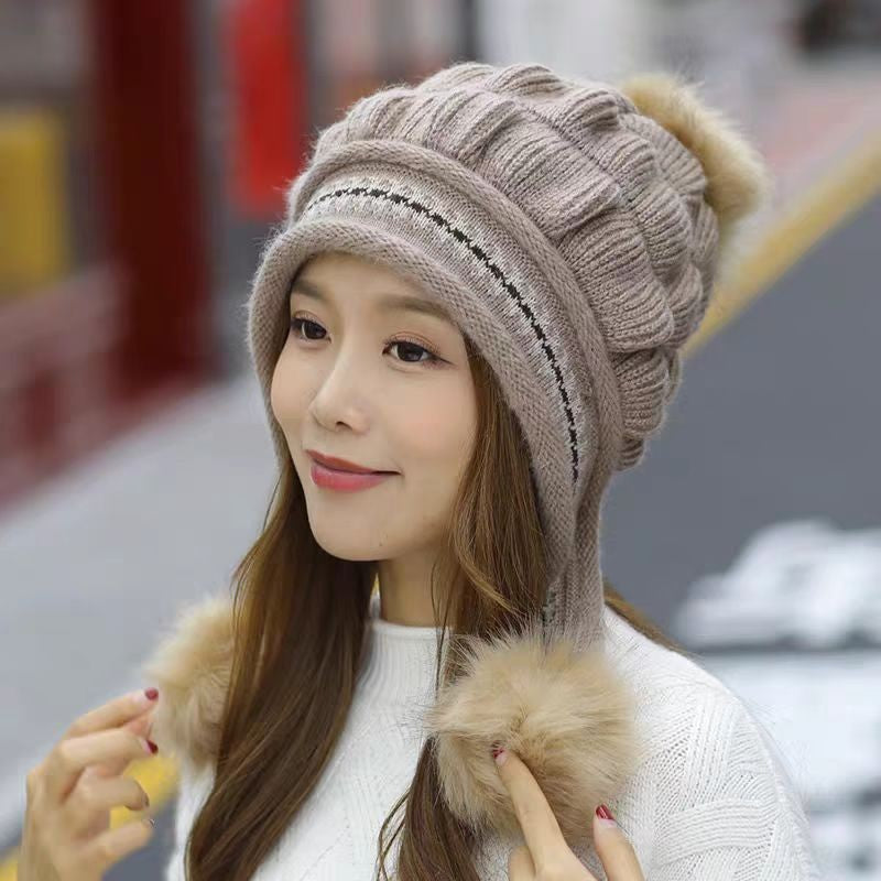 Bonnet Hiver Femme avec Cache-Oreilles & Pompon