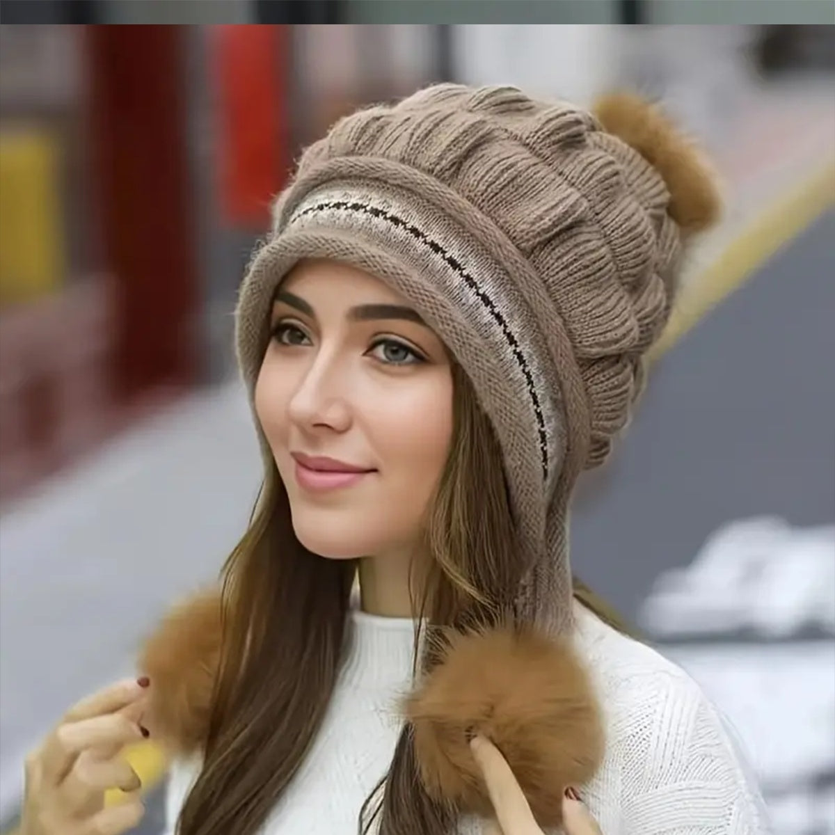 Bonnet Hiver Femme avec Cache-Oreilles & Pompon