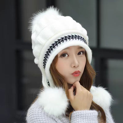 Bonnet Hiver Femme avec Cache-Oreilles & Pompon